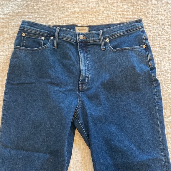 Madewell Perfect Vintage Straight Jean: InstaCozy Edition size 33 but run large - Picture 3 of 11